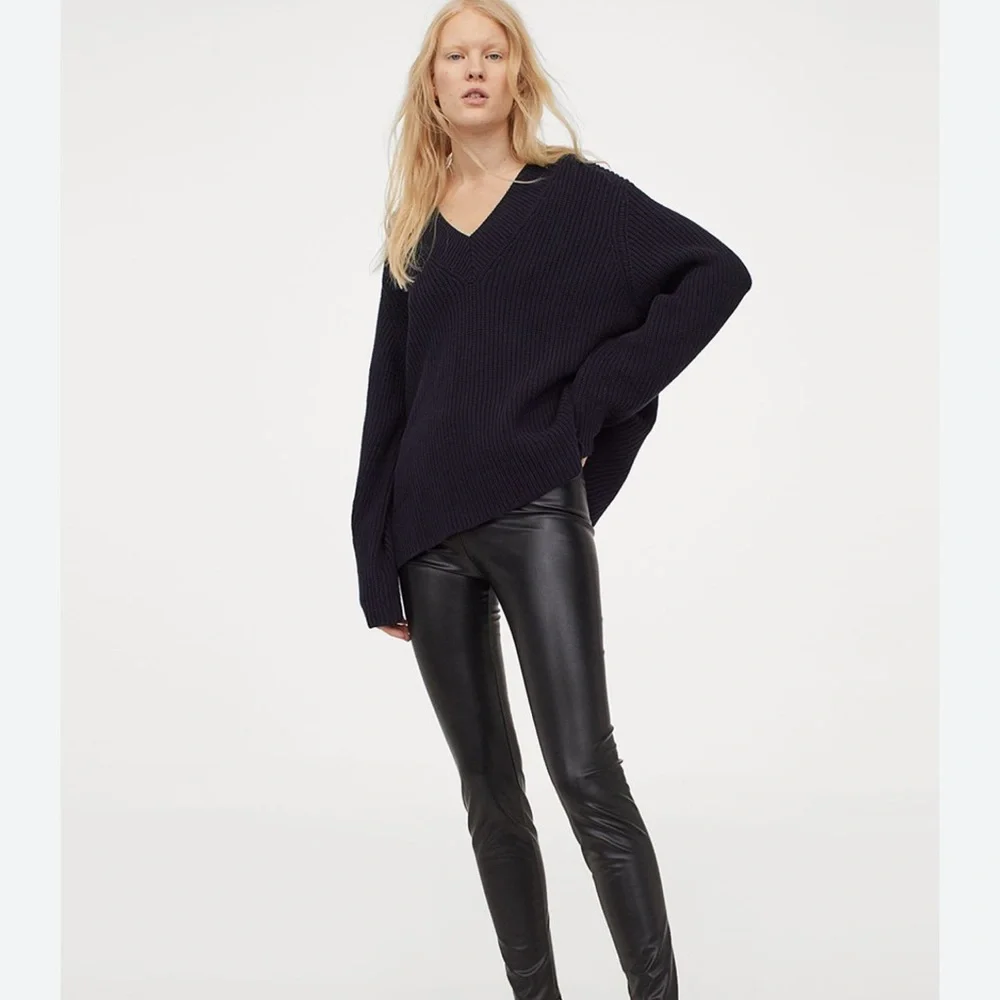H&M V-Neck Ribbed Knit Sweater - Picture 5 of 5